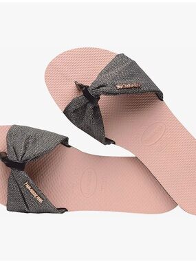 Havaianas Women’s Blush Pink Flip Flops with Black Bow Straps
